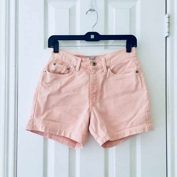 SOLD. Vintage peach Guess Jeans Shorts - Picture 3 of 8